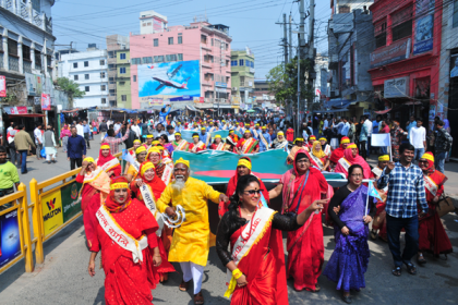 প্রধানমন্ত্রীকে অভিনন্দন জানিয়ে রাজশাহীতে আনন্দ র‌্যালি