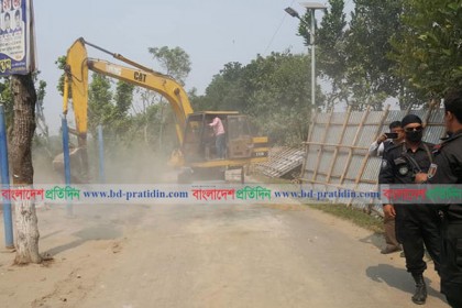 ভেড়ামারায় সেচ খাল দখলমুক্ত করতে উচ্ছেদ অভিযান 
