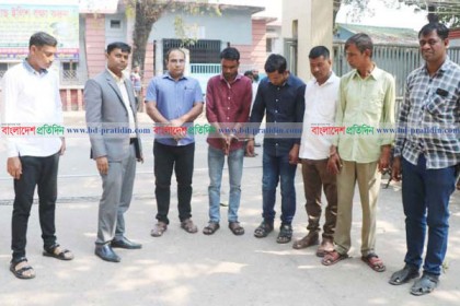 বরিশালে রোগীর ৪ দালালের কারা‌দণ্ড