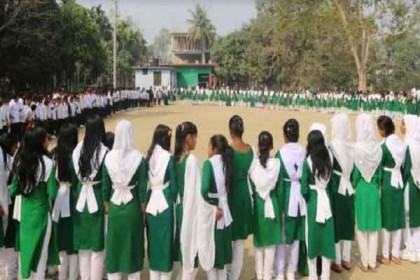 বাল্যবিবাহ ও ইভটিজিং প্রতিরোধে সিংড়ায় শিক্ষার্থীদের মানবপ্রাচীর