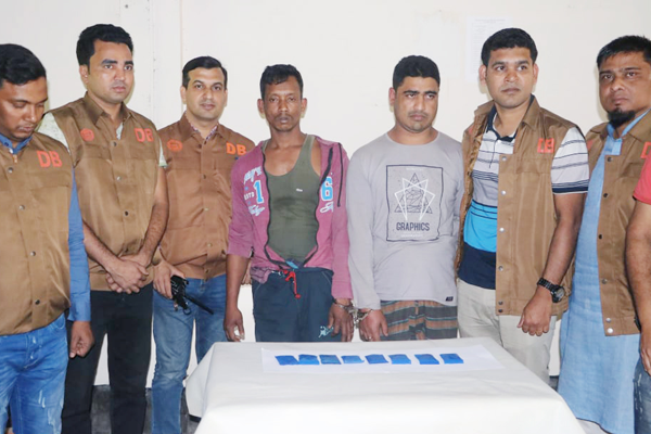 নোয়াখালীতে ইয়াবাসহ আটক ২