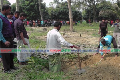 মৃত্যুর ৪ মাস পর কবর থেকে লাশ উত্তোলন