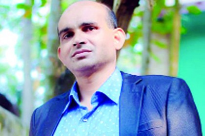 খুলনায় আলোচিত সেই মিনা কামালের আত্মসমর্পণ
