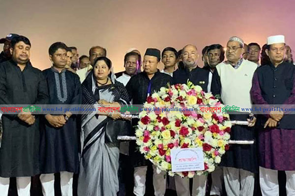 বিনম্র শ্রদ্ধায় সাভারে ভাষা শহীদদের স্মরণ 

