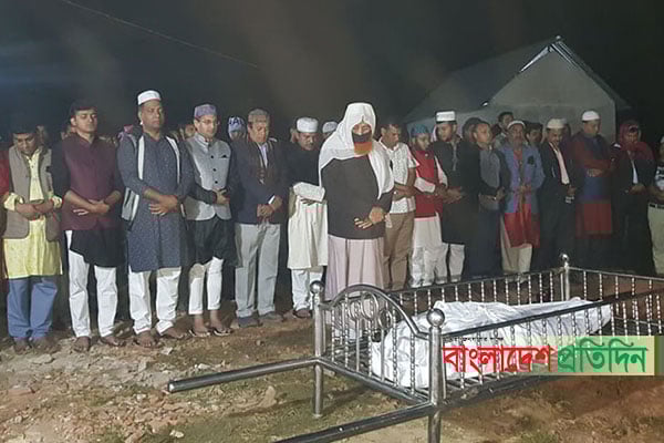 দৌলতদিয়ায় আরও এক যৌনকর্মীর জানাজা-দাফন সম্পন্ন