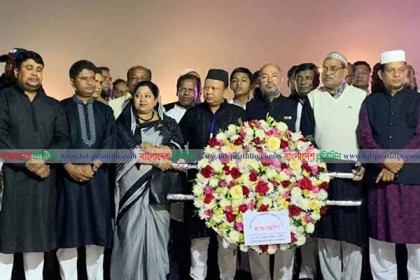 বিনম্র শ্রদ্ধায় সাভারে ভাষা শহীদদের স্মরণ 
