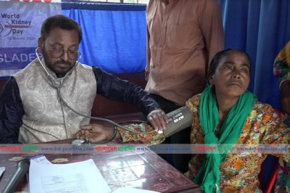ভাষা শহীদদের স্মরণে টাঙ্গাইলে ফ্রি মেডিকেল ক্যাম্প