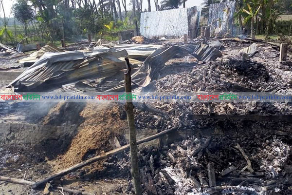 টাকার জন্য ছোট ভাইয়ের ঘরে আগুন