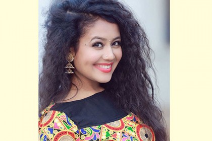 প্রেমিকের কুকীর্তি ফাঁস করার হুমকি দিলেন নেহা কাক্কার