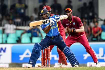 শ্বাসরুদ্ধকর ম্যাচে শ্রীলঙ্কার জয় 
