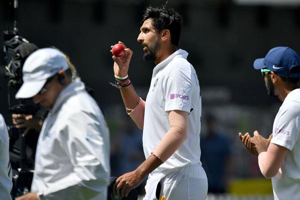 জহির খানের পাশে নাম লেখালেন ইশান্ত শর্মা