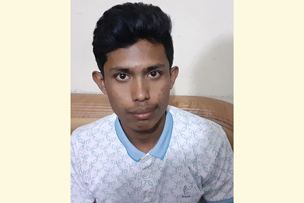 প্রবেশপত্রে ভুল ছবি: দাখিল পরীক্ষা দিতে পারছে না কুমিল্লার এক ছাত্র