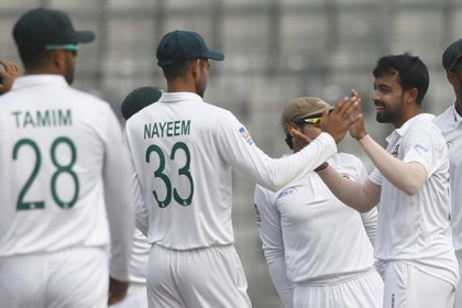 ১ উইকেট হারিয়ে মধ্যাহ্ন বিরতিতে বাংলাদেশ