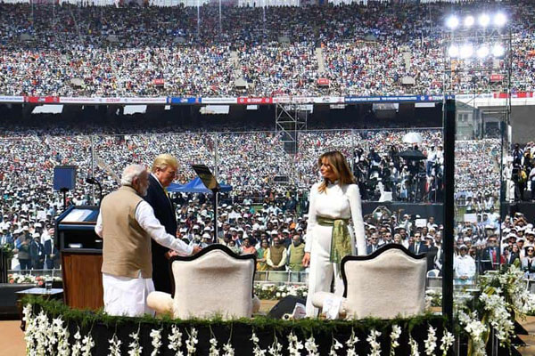 'নমস্তে ট্রাম্প' অনুষ্ঠানে অভিভূত মার্কিন প্রেসিডেন্ট