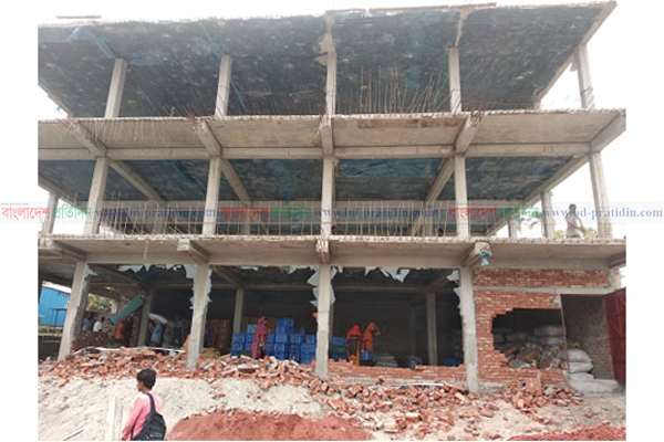 অনুমোদনহীন ৭ তলা ভবন ভেঙে দিল রাজউক