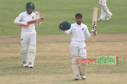 মুমিনুলের সেঞ্চুরি ও মুশফিকের ফিফটিতে বাংলাদেশের লিড