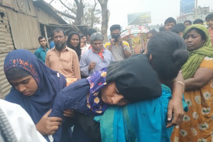 কুমিল্লায় বাসচাপায় প্রাণ গেল যুবকের