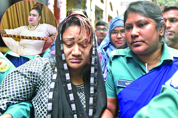 গোপনে কালী সাধনা করতেন পাপিয়া