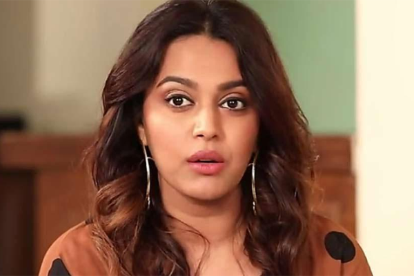‘২০১০ সালে আমার বয়স ছিল ১৫’, এমন মন্তব্যে ট্রলের শিকার স্বরা 