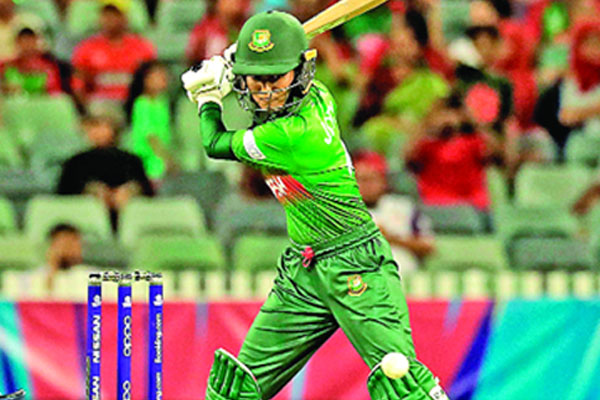 ভারতের কাছে হারলেন সালমারা