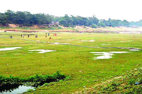 মরছে সুরমা দেখছে না কেউ