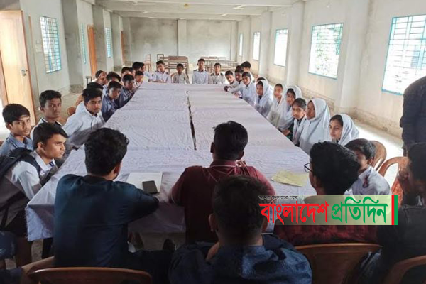 শ্রীপুরে সামাজিক অপরাধ শনাক্তে উম্মুক্ত সভায় ক্ষুদে শিক্ষার্থীরা