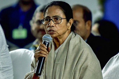 অগ্নিগর্ভ দিল্লির পরিস্থিতি নিয়ে উদ্বিগ্ন মমতা