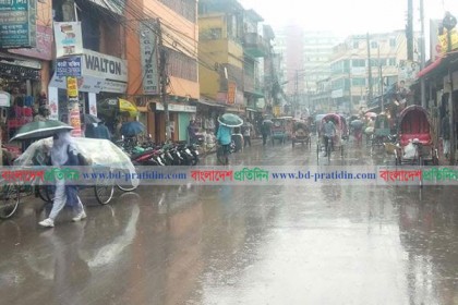 কুমিল্লায় বসন্তের বৃষ্টিতে কোথাও স্বস্তি, কোথাও দুর্ভোগ