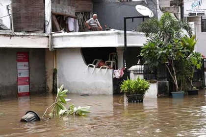 জাকার্তায় বন্যায় ৫ জনের মৃত্যু, নিখোঁজ ৩