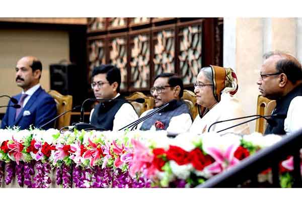 ‘নিয়ন্ত্রণে রাখবেন, না হলে মশা আপনার ভোট খেয়ে ফেলবে’