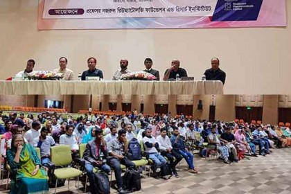 বাতের রোগীদের নিয়মিত শরীর চর্চা ও সচেতনতা জরুরি
