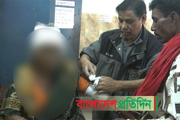 ভিক্ষা চাওয়ায় নাটোরে বৃদ্ধাকে শারীরিক নির্যাতন