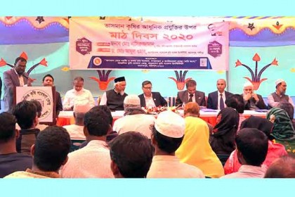 বরিশালে বিজ্ঞানী প্রশিক্ষণ ও কৃষক মাঠ দিবস অনুষ্ঠিত