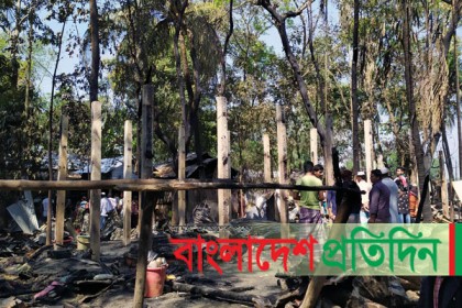 চকরিয়ায় আগুনে ২ বসতঘর ও ৩ দোকান পুড়ে ছাই