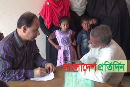 টুঙ্গিপাড়ায় রোগীদের বিনামূল্যে চিকিৎসা সেবা
