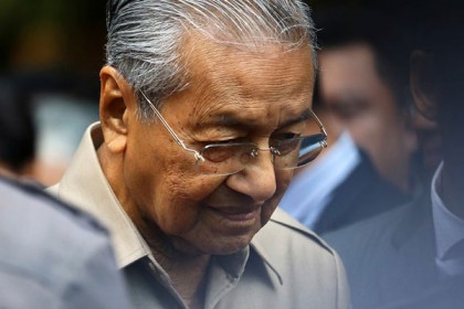'ক্ষমতার লোভেই' ক্ষমতা হারালেন মাহাথির!
