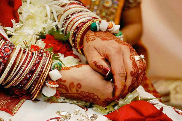 সাবেক প্রেমিককে দেখে বিয়ের আসর ছাড়লেন কনে!