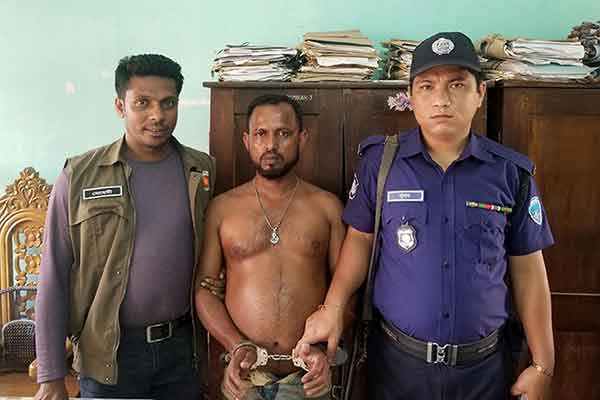 পৈত্রিক সূত্রে ডাক্তার, চালাচ্ছিলেন হাড় ভাঙার হাসপাতাল!