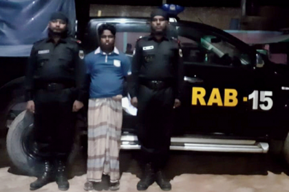 টেকনাফে ইয়াবাসহ অটোরিক্সা চালক আটক