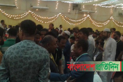 শুরুর আগেই চট্টগ্রামে যুবলীগের সভায় হাতাহাতি
