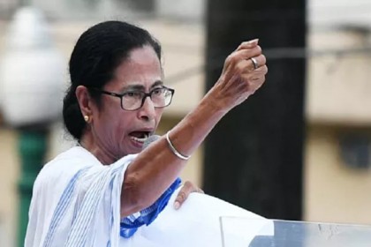 দিল্লিতে ঘর-সন্তানহারাদের জন্য বাংলার দরজা খোলা: মমতা