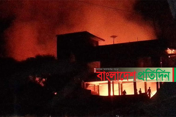 নেত্রকোনার দুর্গাপুরে ভয়াবহ অগ্নিকাণ্ড