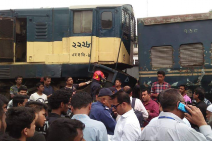 চবি শাটল-মালবাহী ওয়াগন মুখোমুখি :  শান্টিং-সিগন্যালের কারণেই দুর্ঘটনা