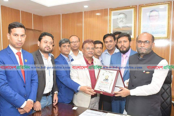 'প্রাণিসম্পদ খাত থেকে বিপুল পরিমাণ বৈদেশিক মুদ্রা অর্জন সম্ভব'