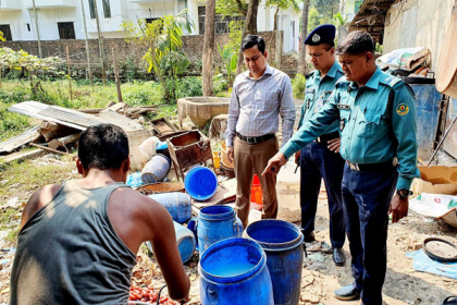 চট্টগ্রামে নোংরা পরিবেশে মিষ্টি তৈরির দায়ে জরিমানা