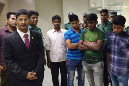 প্রার্থিতা ফিরে পেতে এসে ৬ সমর্থকসহ এমপি প্রার্থী আটক