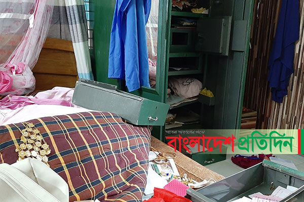 ডাক্তারের বাড়িতে ডাকাতি!