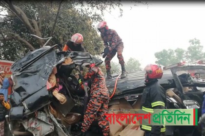 হবিগঞ্জে গাছে মাইক্রোবাসের ধাক্কা, নিহত ৮
