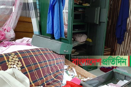 ডাক্তারের বাড়িতে ডাকাতি!