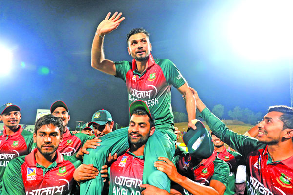 অধিনায়ক মাশরাফির শেষ দিনে হোয়াইটওয়াশ জিম্বাবুয়ে
